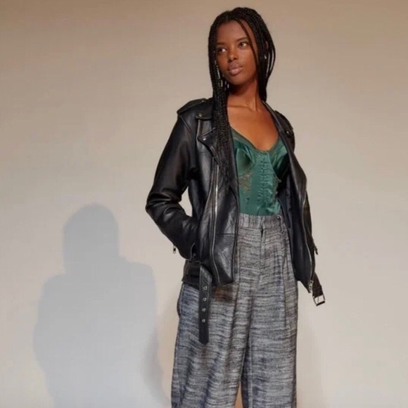 UO Satin & Lace Bodysuit - Picture 3 of 6